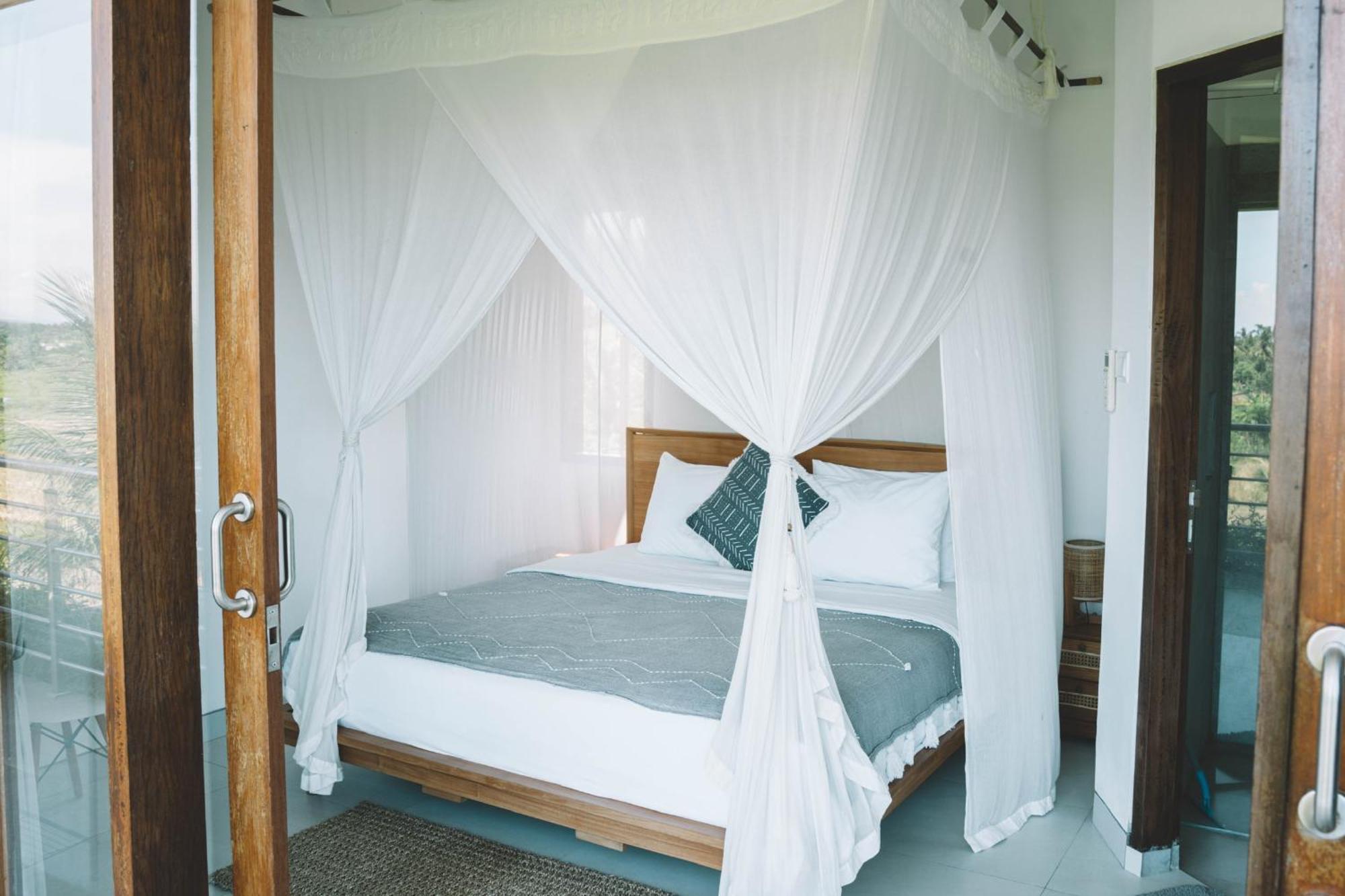 Three Palms Surf & Stay Medewi Airsatang Eksteriør billede